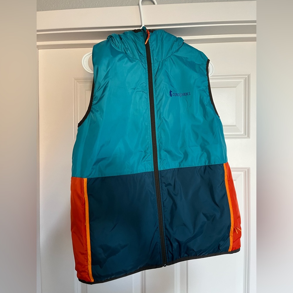 Cotopaxi Teca Cálido hooded vest